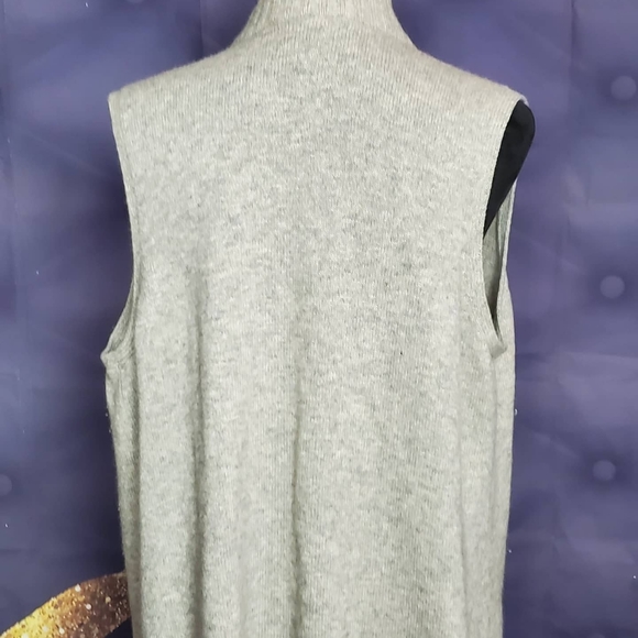 Ralph Lauren Sweater - Picture 2 of 2